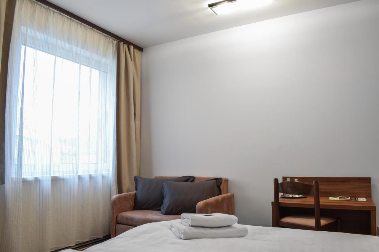 Hotel La Rosa ฟรีเดก-มีสเตก ภายนอก รูปภาพ